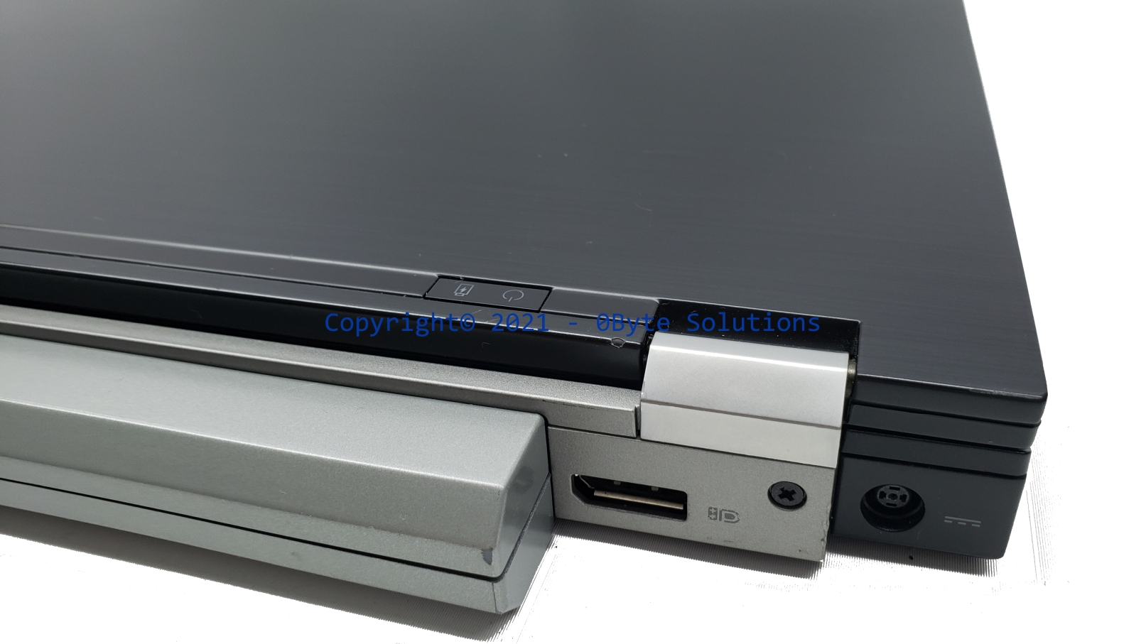 DELL Latitude E6400 Notebook with Extended Battery, NEW SSD & A/C Cord, CPU & RAM