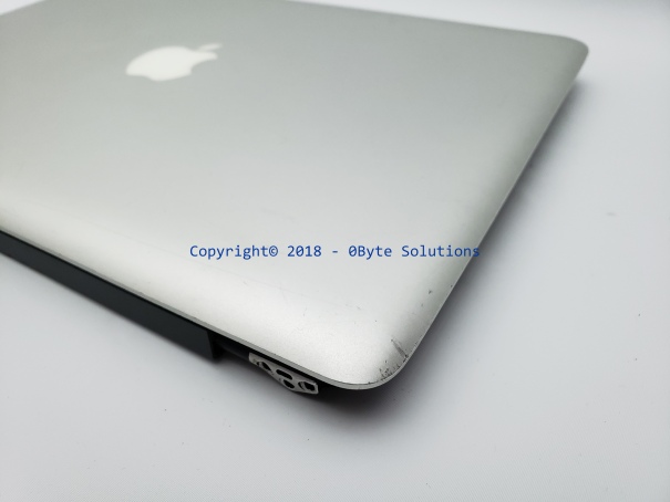 Apple/Chi Mei N133I6-L10 Complete LID/Cover & Screen