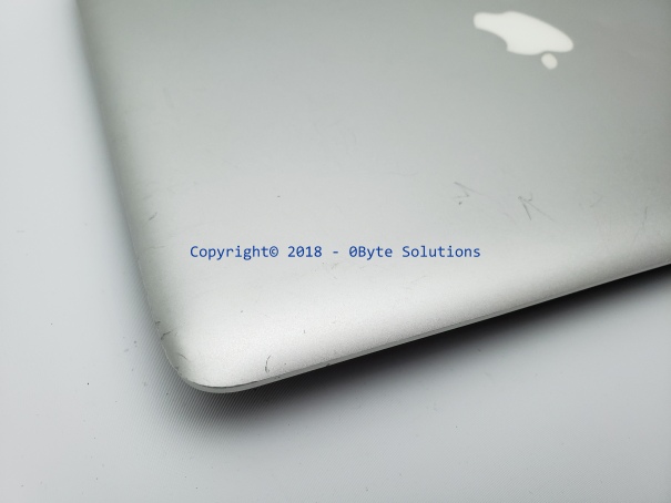 Apple/Chi Mei N133I6-L10 Complete LID/Cover & Screen