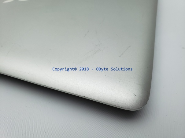 Apple/Chi Mei N133I6-L10 Complete LID/Cover & Screen