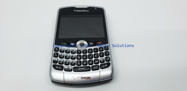Verizon Blacberry Curve 8330C Smartphone with CD's, Charger & Case