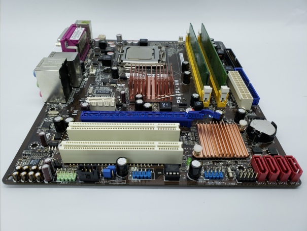 ASUS P5KPL-AM Mainboard with Backplate, CPU & RAM