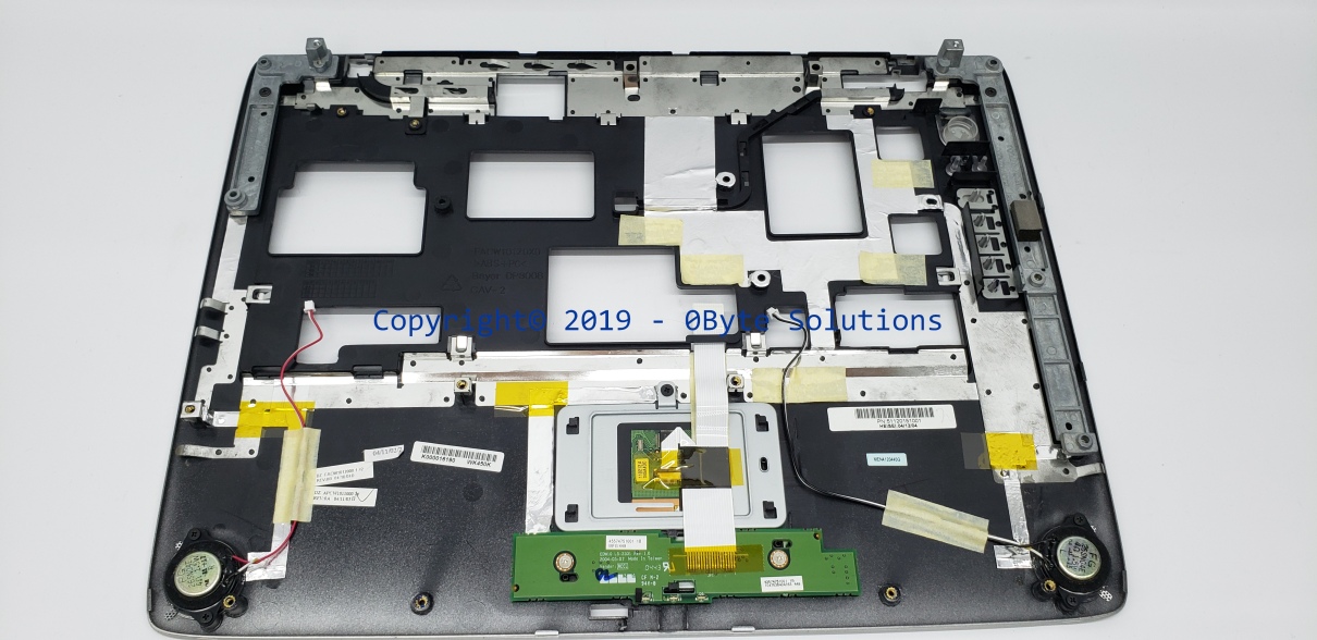 Toshiba K000016190/FACW1012000 Top Cover/Palm Rest with Touchpad & Speakers