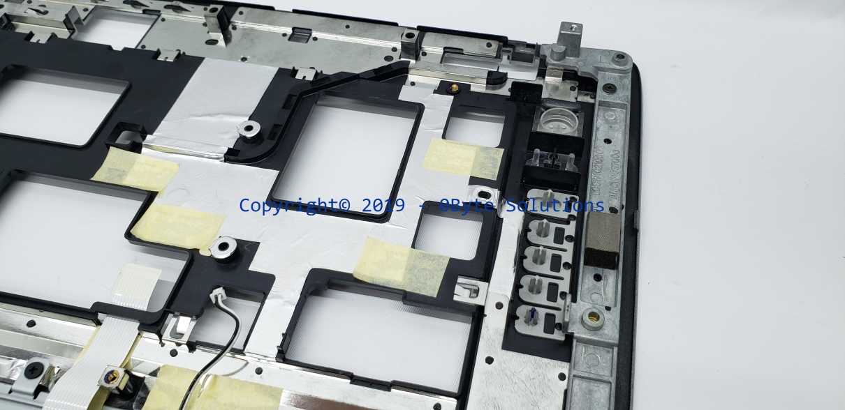 Toshiba K000016190/FACW1012000 Top Cover/Palm Rest with Touchpad & Speakers