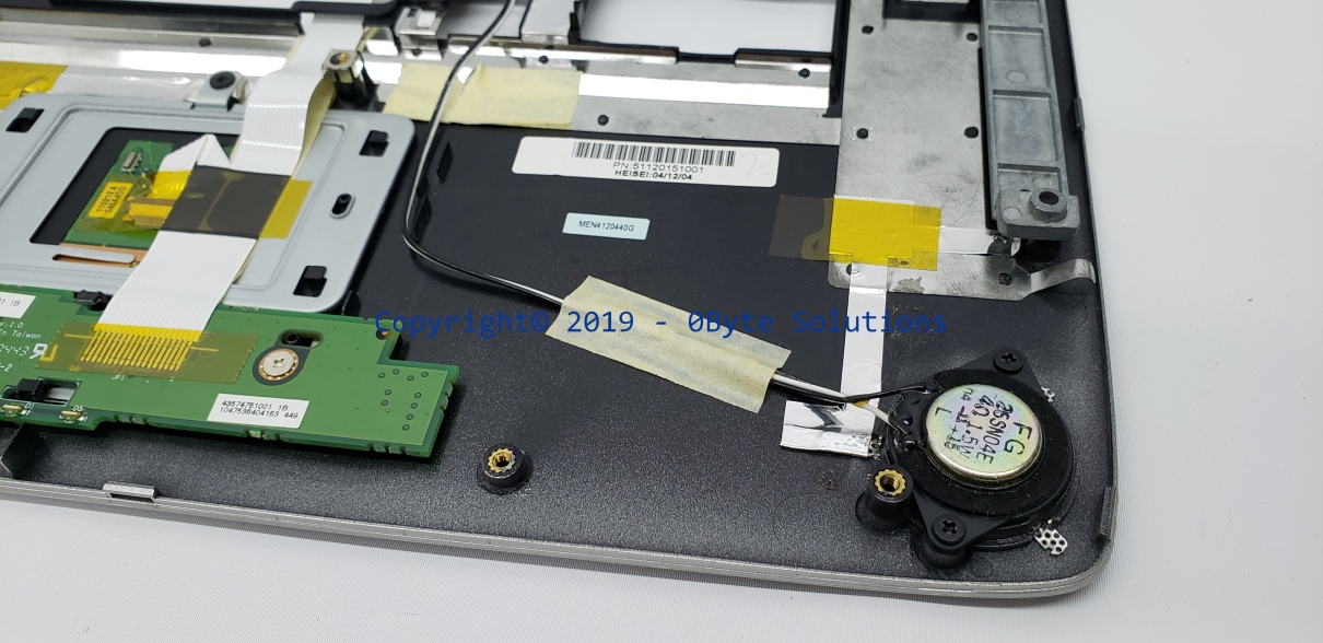 Toshiba K000016190/FACW1012000 Top Cover/Palm Rest with Touchpad & Speakers