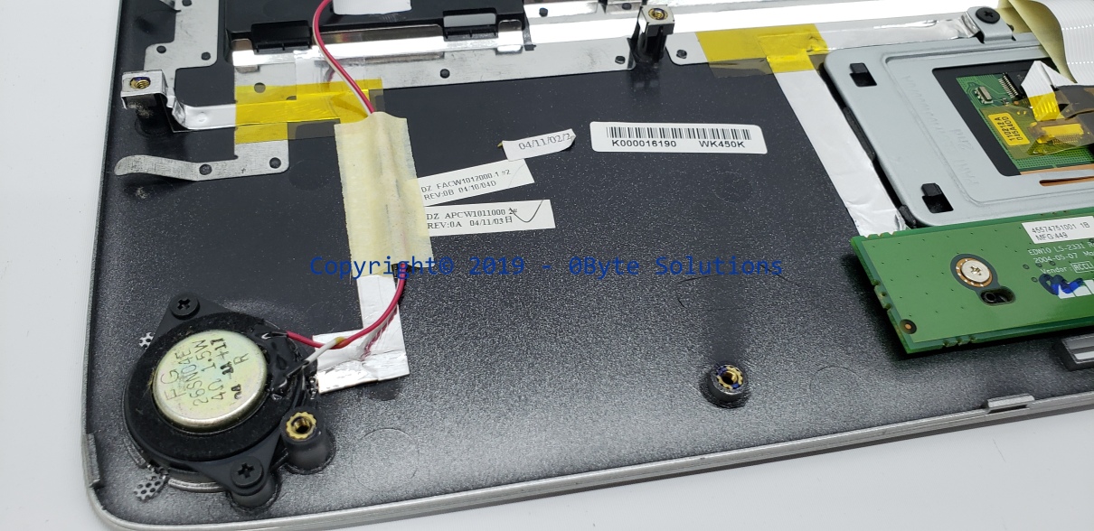 Toshiba K000016190/FACW1012000 Top Cover/Palm Rest with Touchpad & Speakers