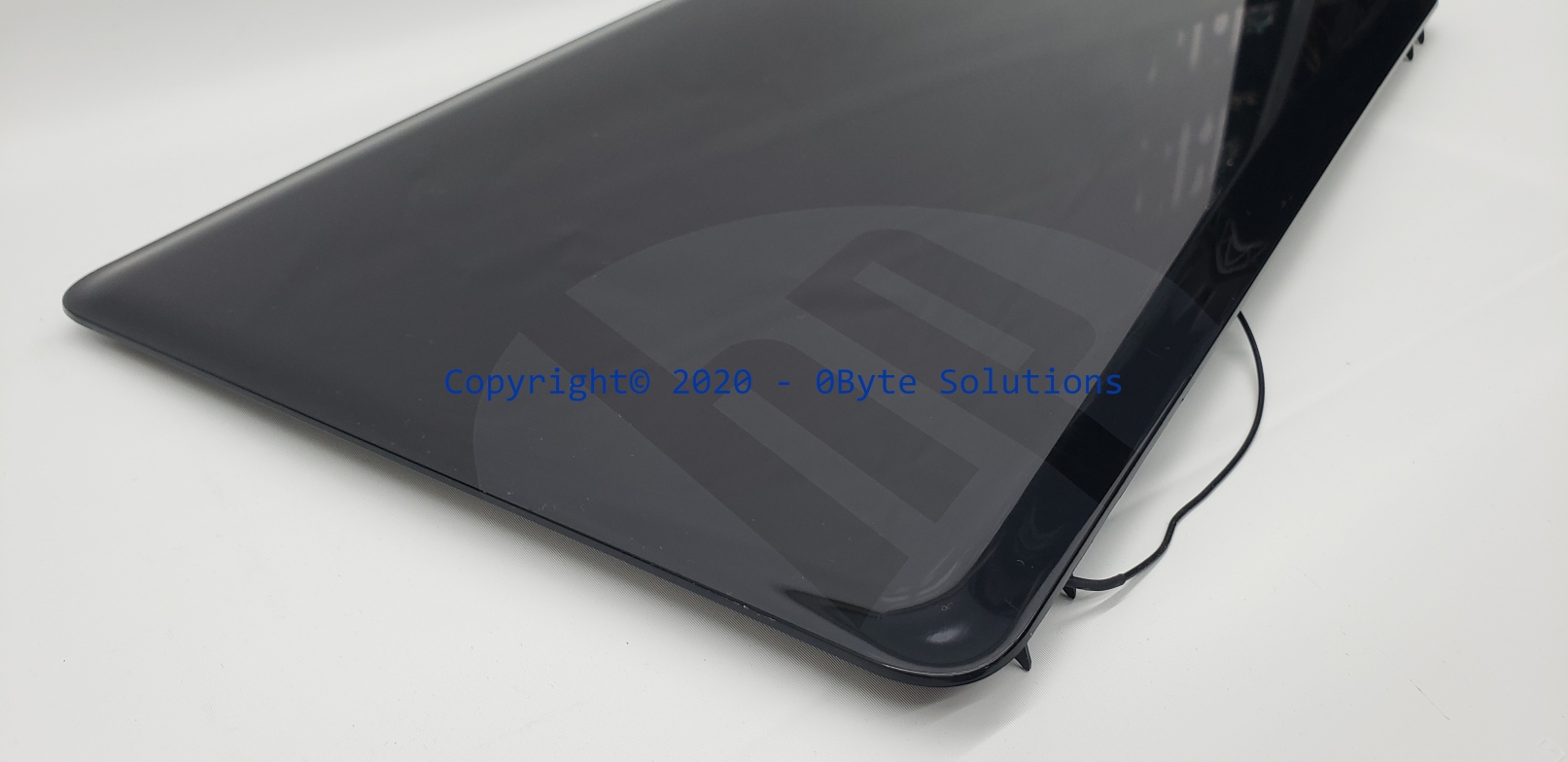 HP 689672-001 / 6070B0617001 Screen Lid with Webcam & WiFi Antennae