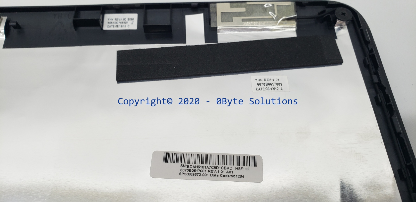 HP 689672-001 / 6070B0617001 Screen Lid with Webcam & WiFi Antennae