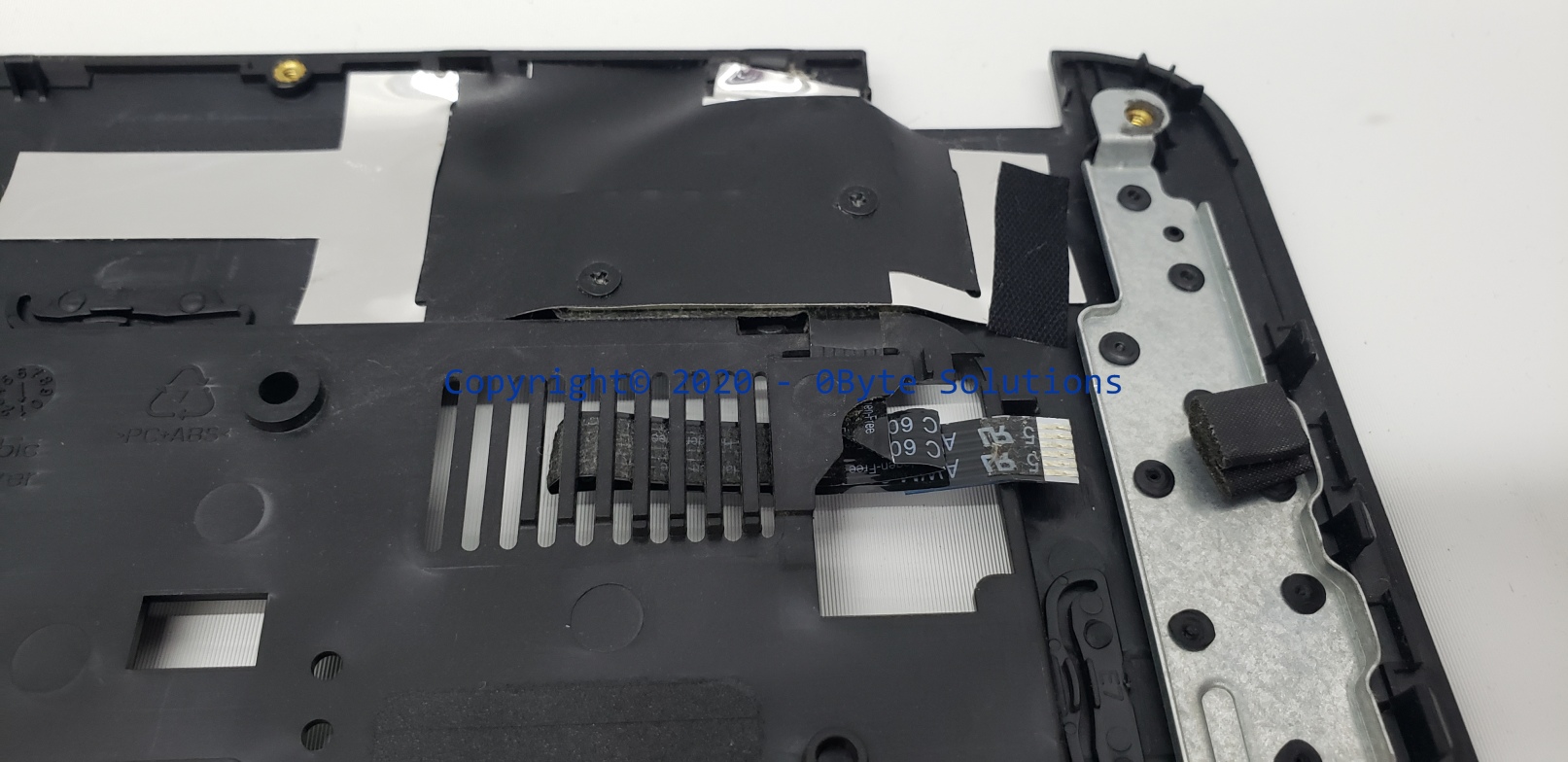 HP 689695-001 Palmrest/Cover with TouchPad & Power Button