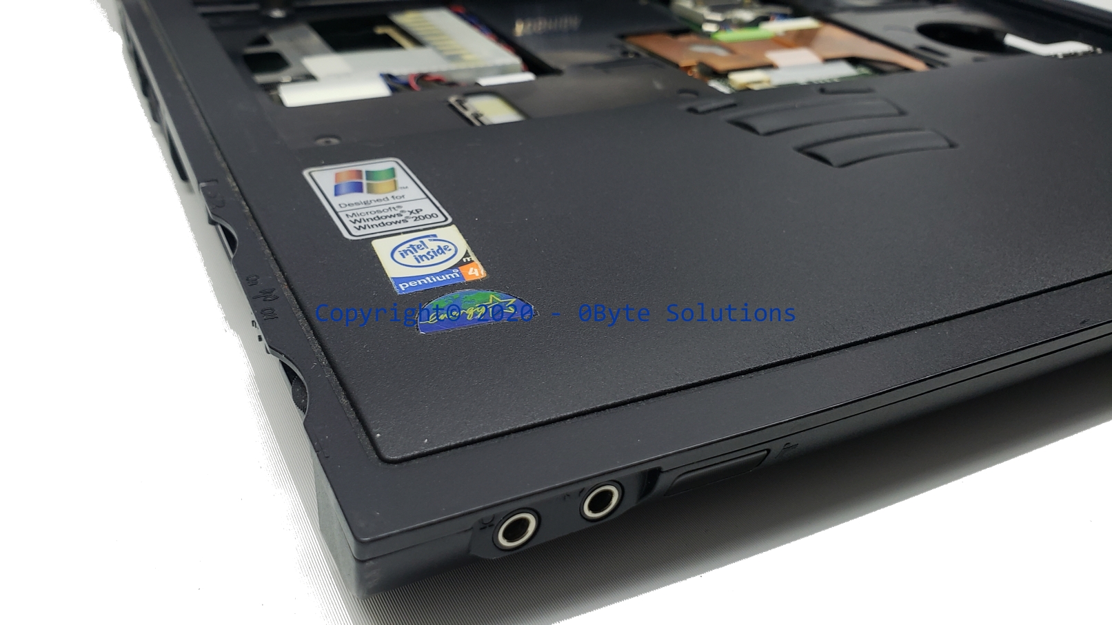 Toshiba Satellite Pro 6100 (PS610U-046T97) Notebook with CPU
