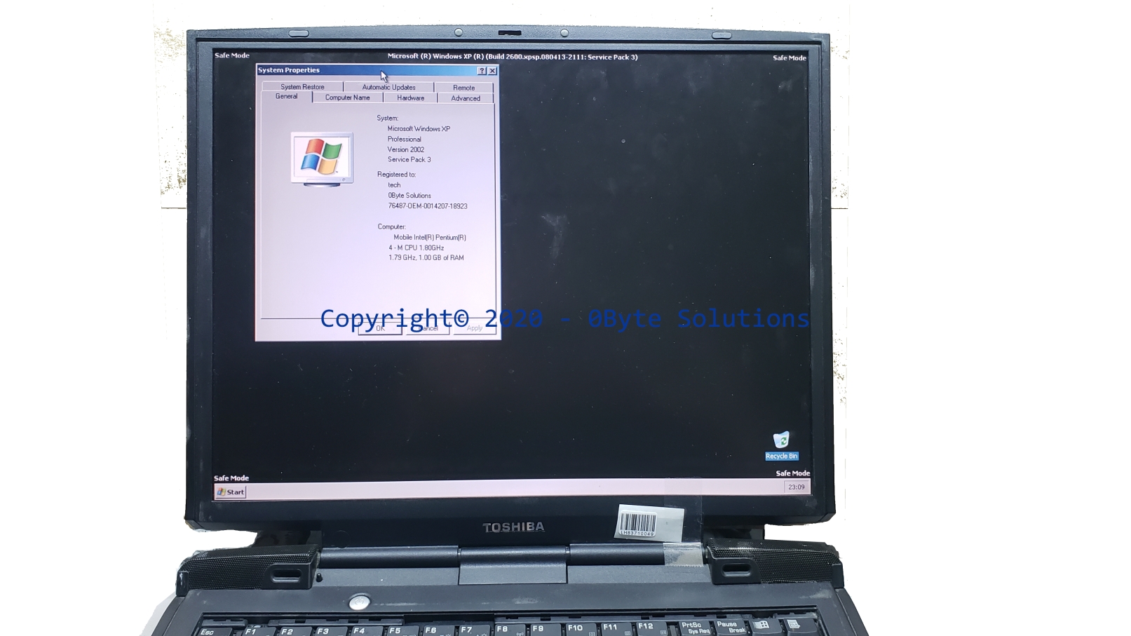 Toshiba Satellite Pro 6100 (PS610U-046T97) Notebook with CPU