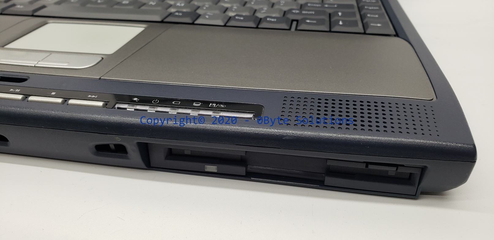 VINTAGE Toshiba Satellite 1805-S204 Notebook with 32GB SSD, 3½