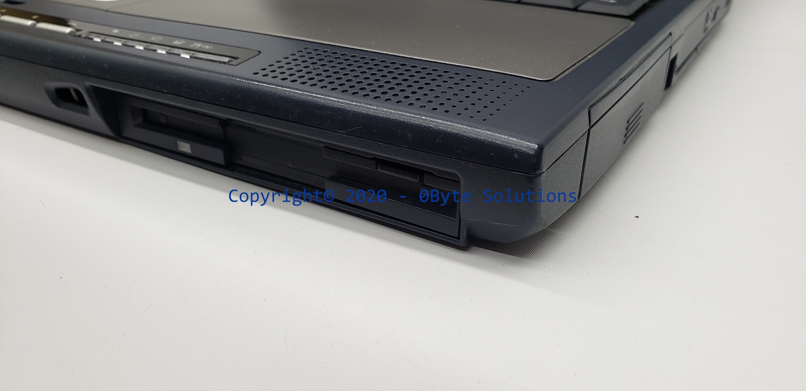 VINTAGE Toshiba Satellite 1805-S254 Notebook with 60GB HD, 3½