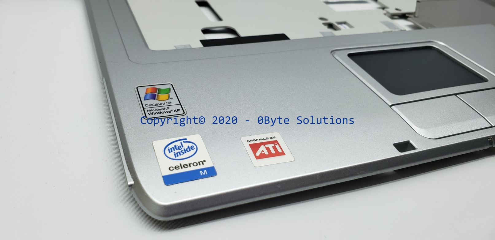 Toshiba EAEW3002018 Palmrest/Cover with TouchPad