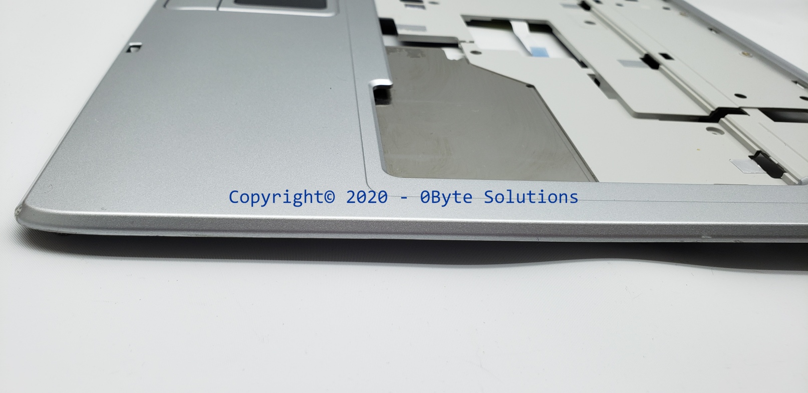 Toshiba EAEW3002018 Palmrest/Cover with TouchPad