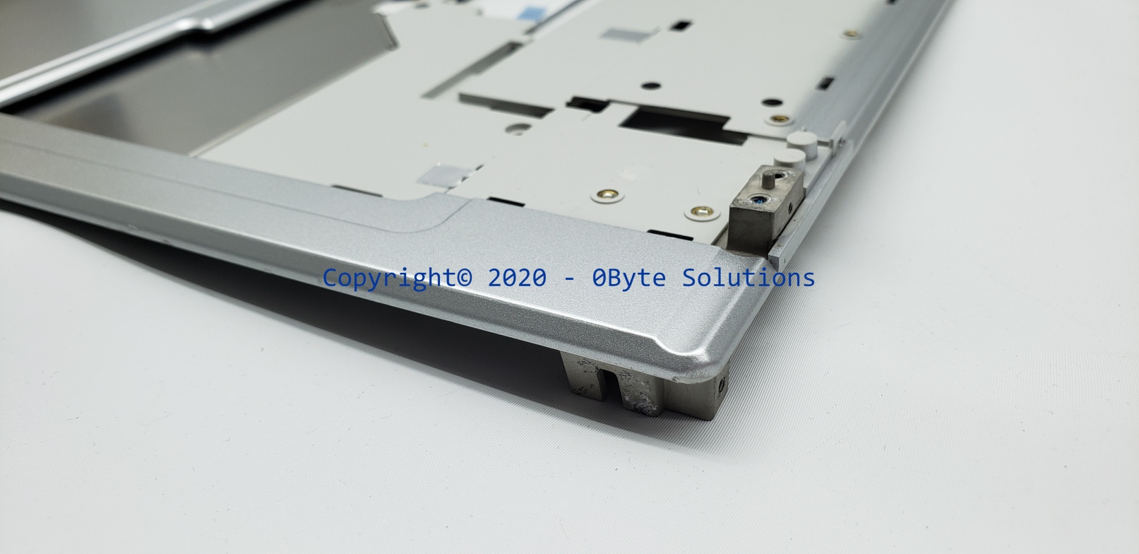 Toshiba EAEW3002018 Palmrest/Cover with TouchPad