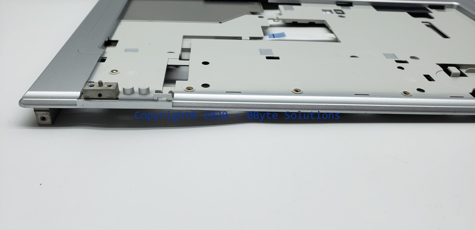 Toshiba EAEW3002018 Palmrest/Cover with TouchPad