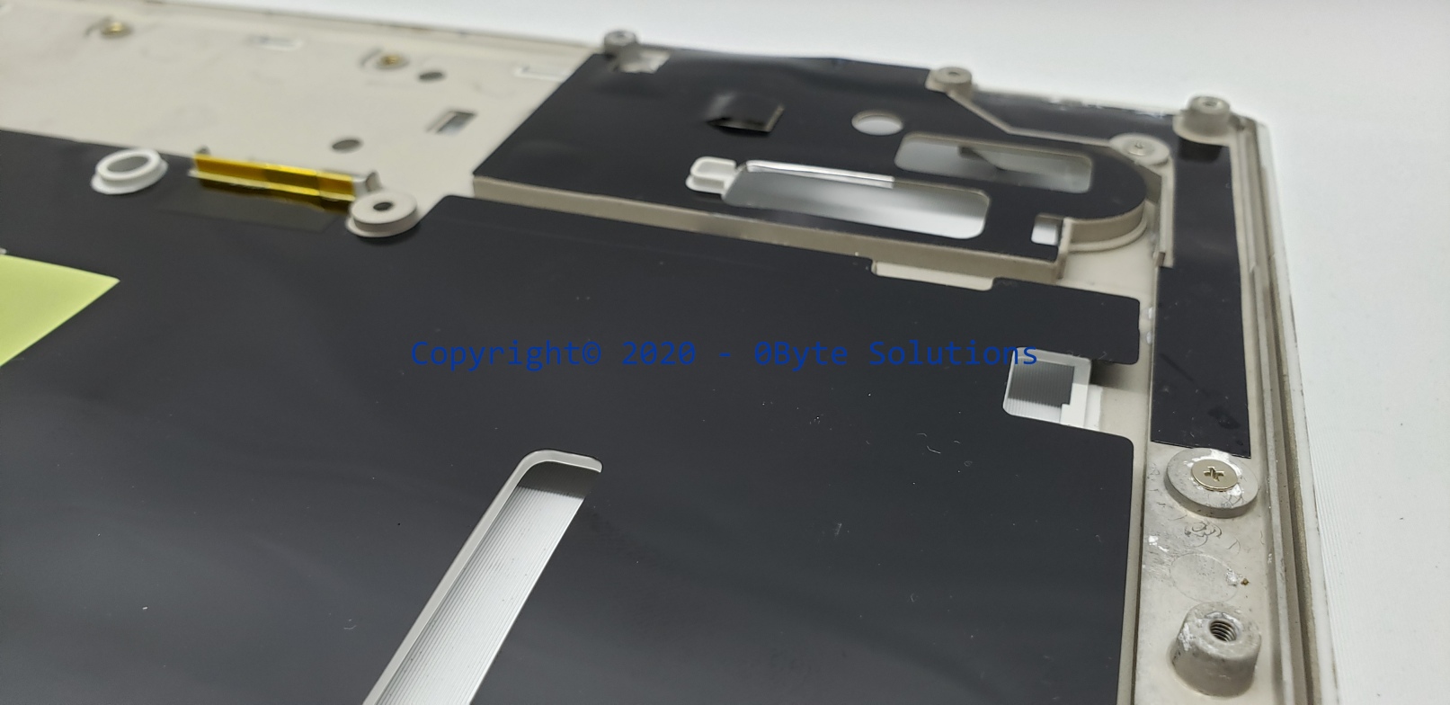 Toshiba EAEW3002018 Palmrest/Cover with TouchPad