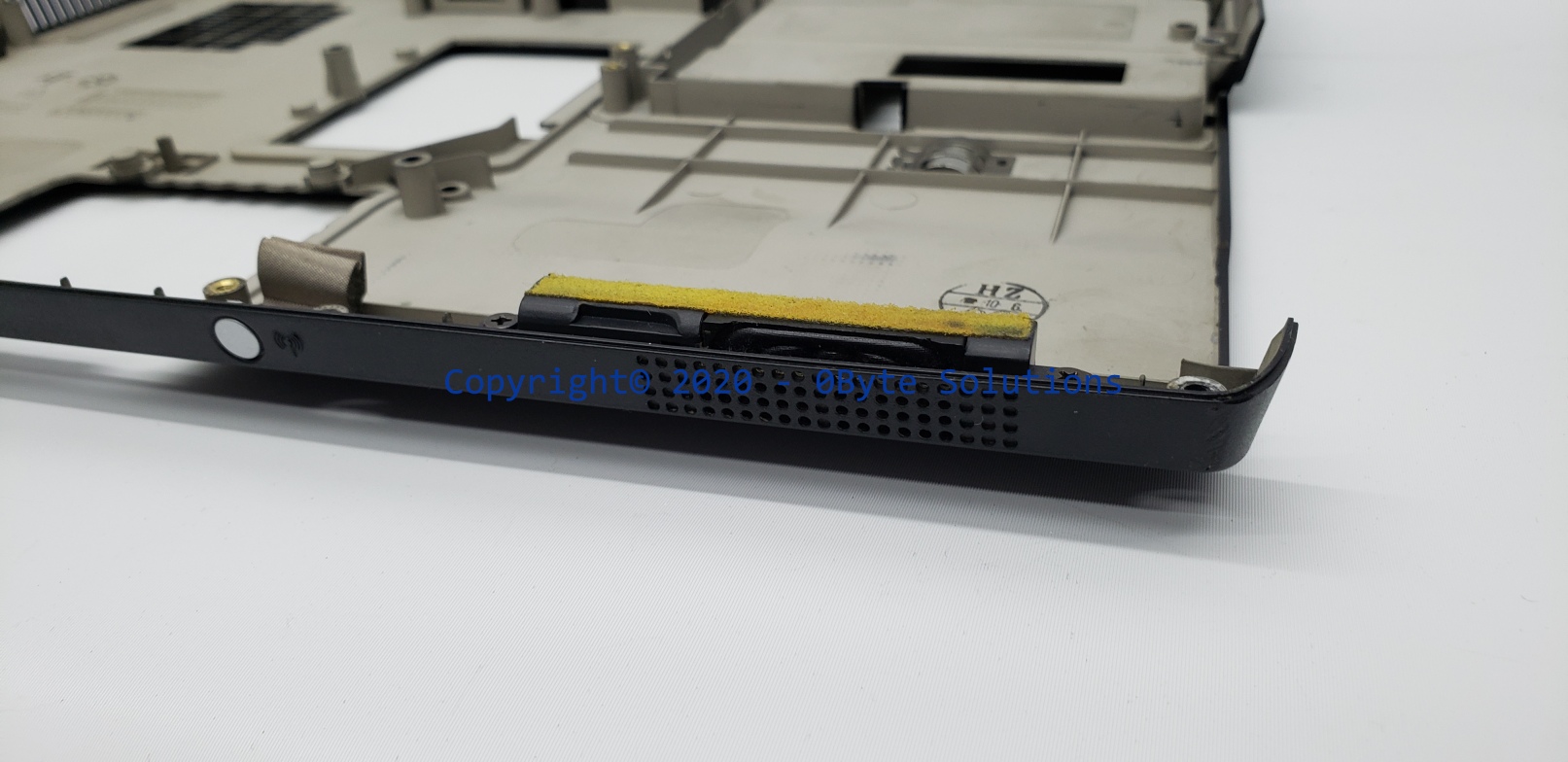 Toshiba 33EW3BA0046 Bottom Case with Speakers