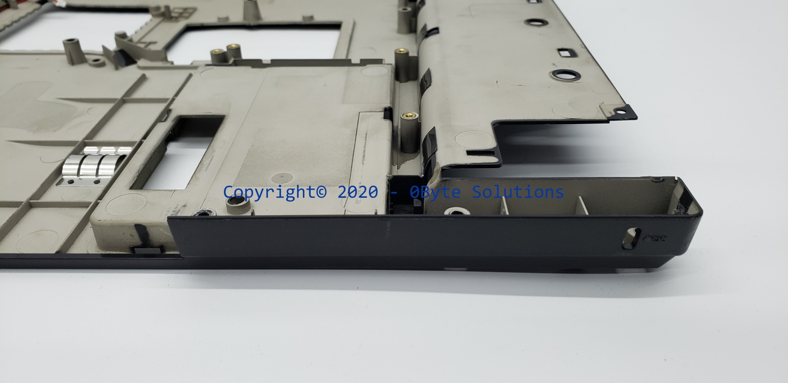 Toshiba 33EW3BA0046 Bottom Case with Speakers