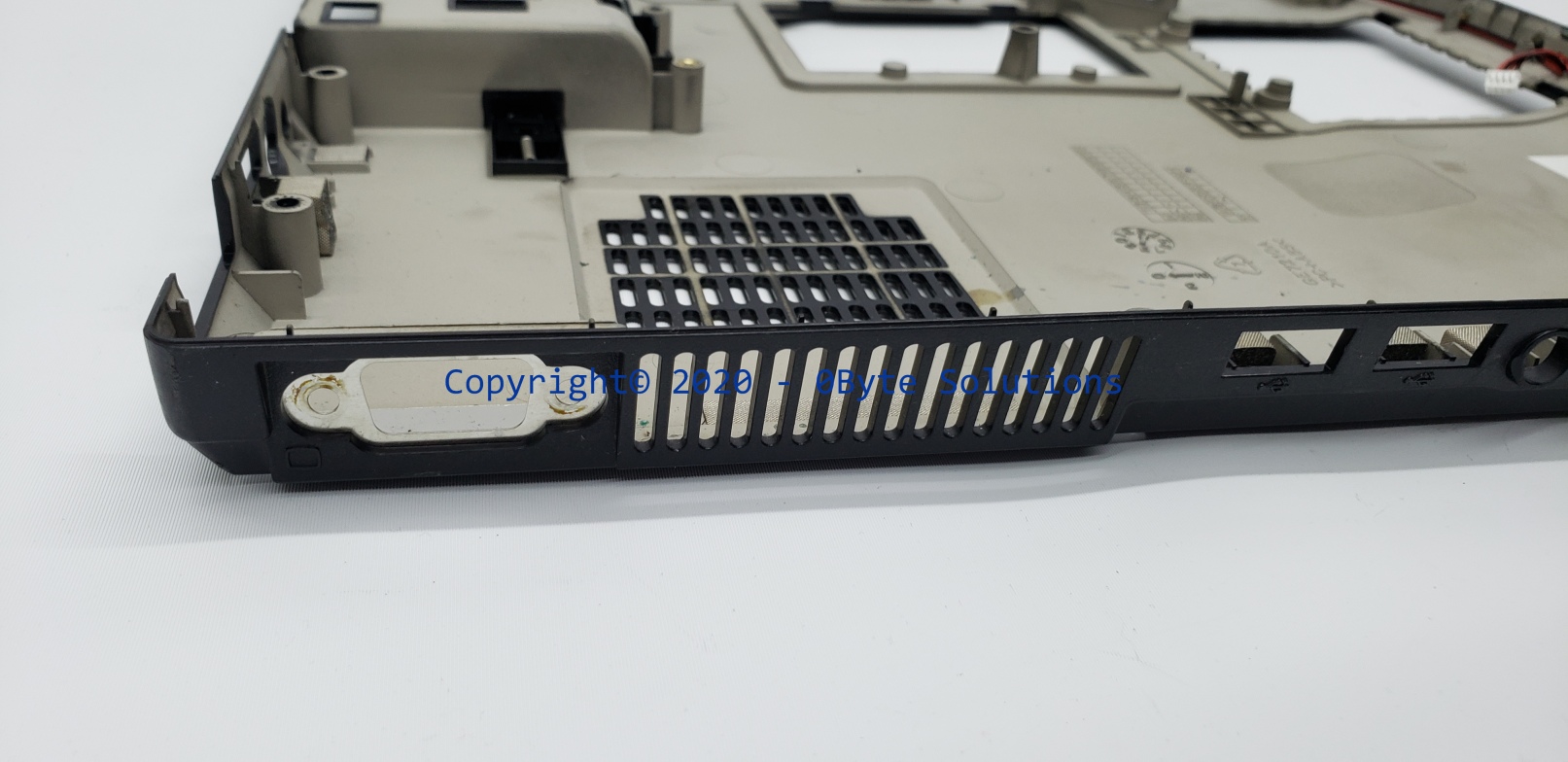 Toshiba 33EW3BA0046 Bottom Case with Speakers