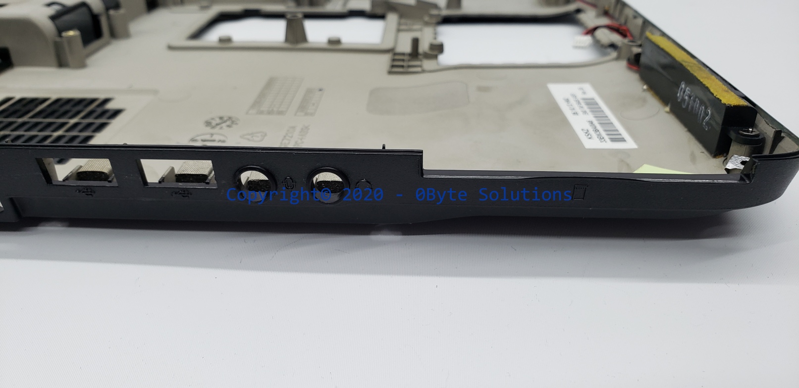 Toshiba 33EW3BA0046 Bottom Case with Speakers