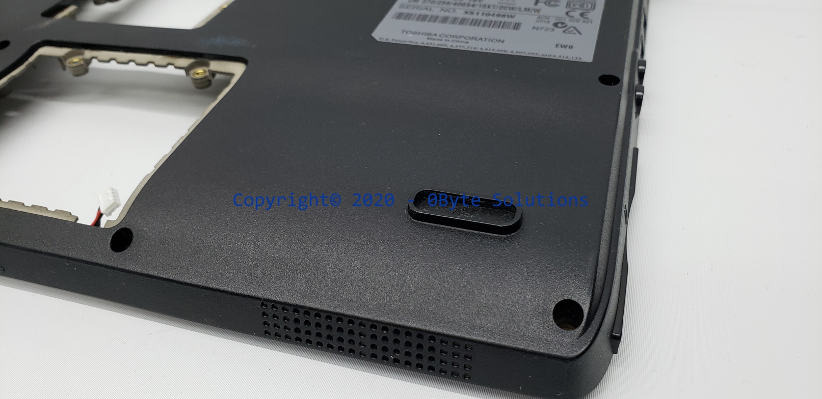 Toshiba 33EW3BA0046 Bottom Case with Speakers