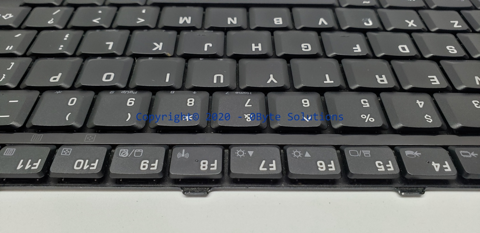 Toshiba K000016050/NSK-T4301/99.N5682.301/PK13CW10100 Rev:A00 Notebook Keyboard