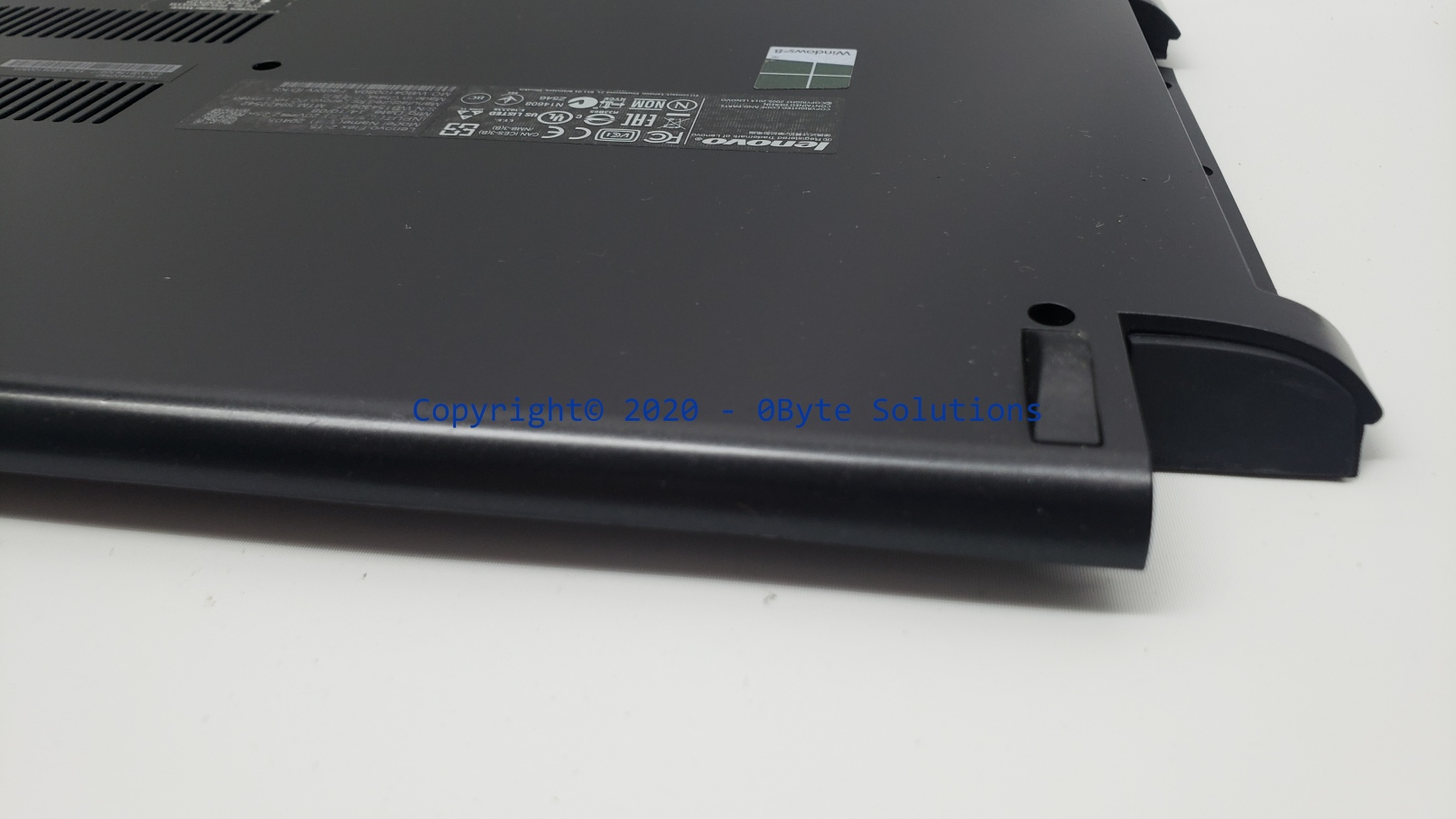 Lenovo 460.00Z0Z.0003/5CB0F76746 Bottom Case
